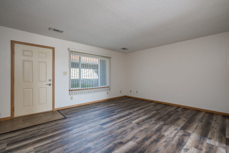 619 Burton Ln - Photo 5 of 25