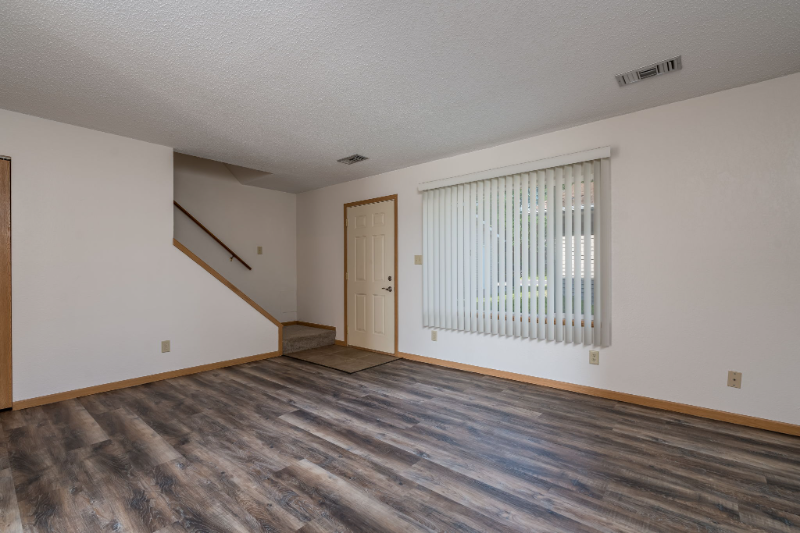 619 Burton Ln - Photo 6 of 25