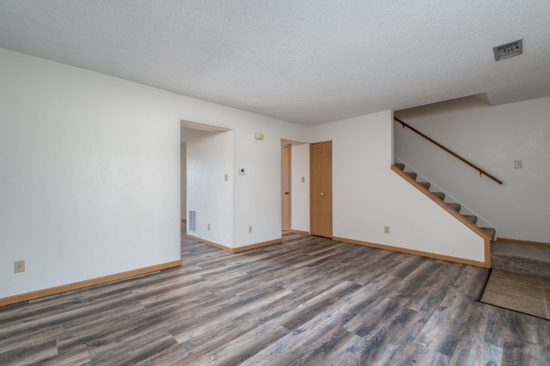619 Burton Ln - Photo 7 of 25