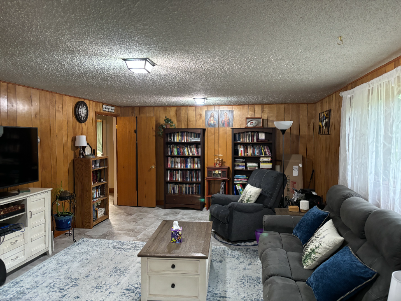 1711 Terrace Ave - Photo 2 of 13