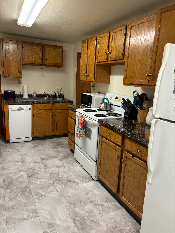 1711 Terrace Ave - Photo 4 of 13