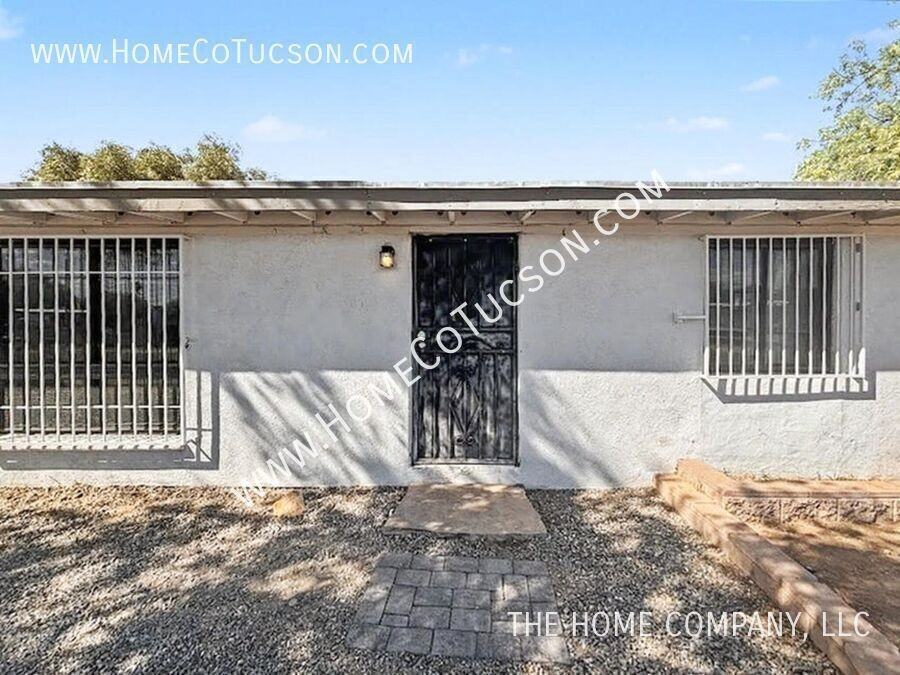410 W Calle Antonia - Photo 2 of 28