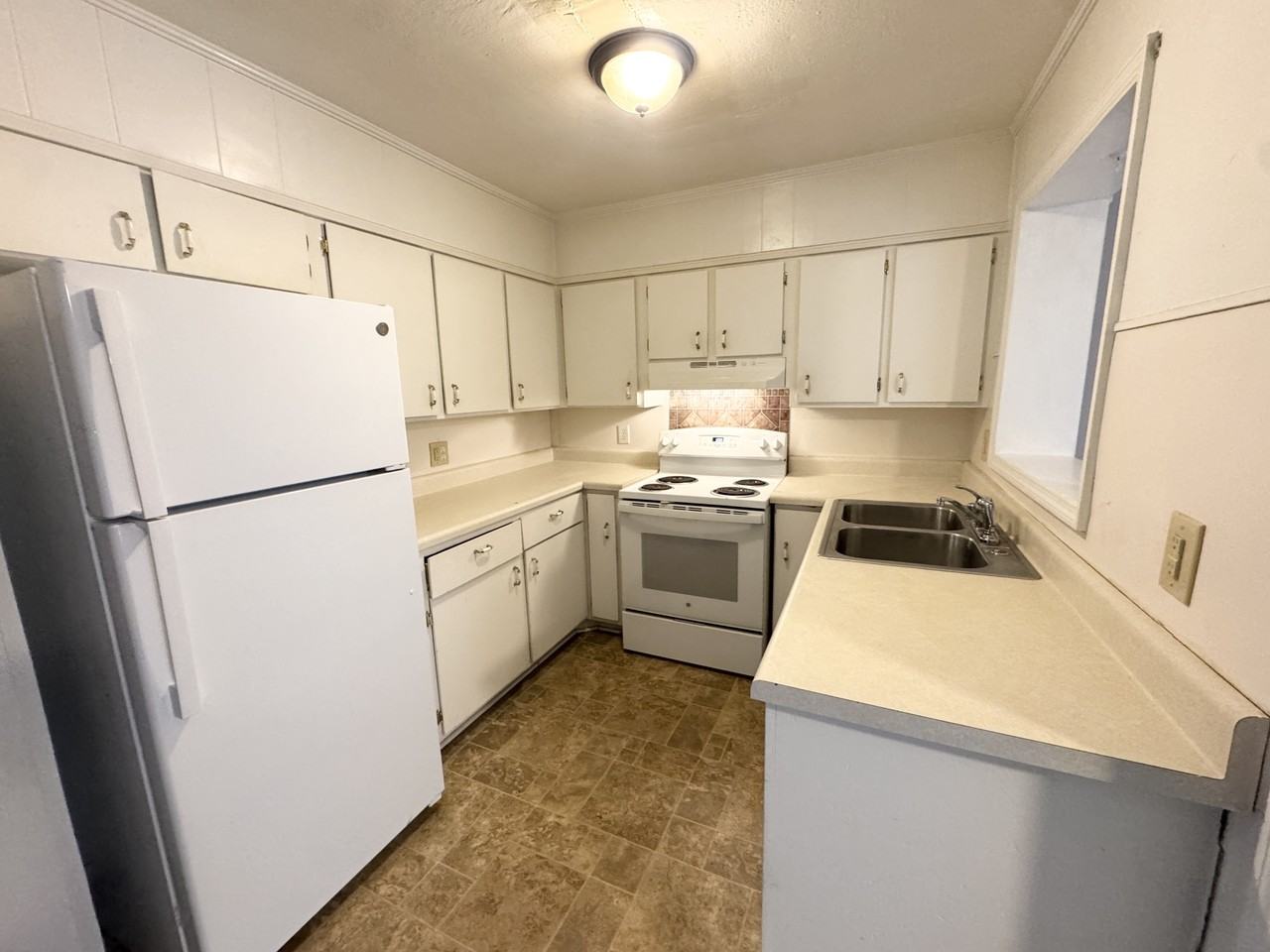 1523 Canterbury Rd #1 - Photo 7 of 10