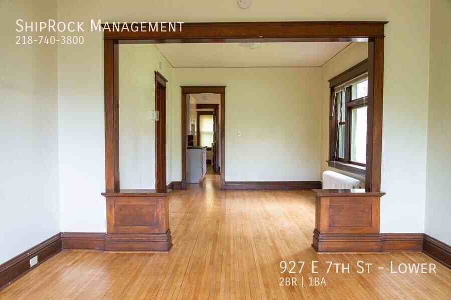 927 E 7th St - Photo 4 of 15