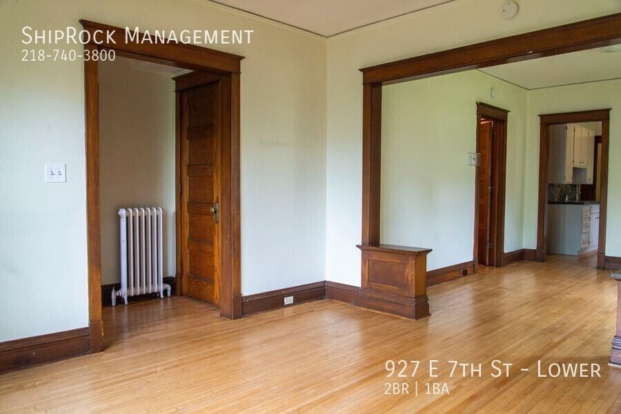 927 E 7th St - Photo 6 of 15