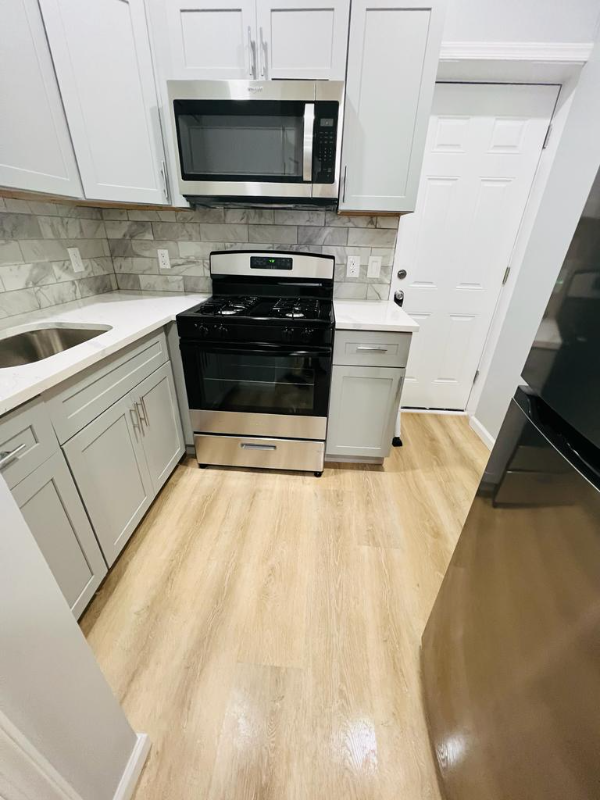 2413 N Bancroft St - Photo 5 of 8