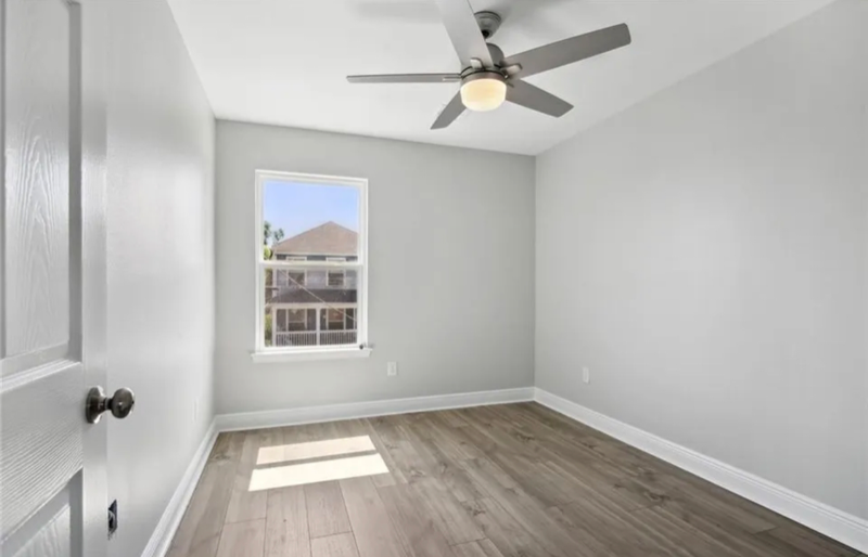 2421 S Roman St - Photo 4 of 8