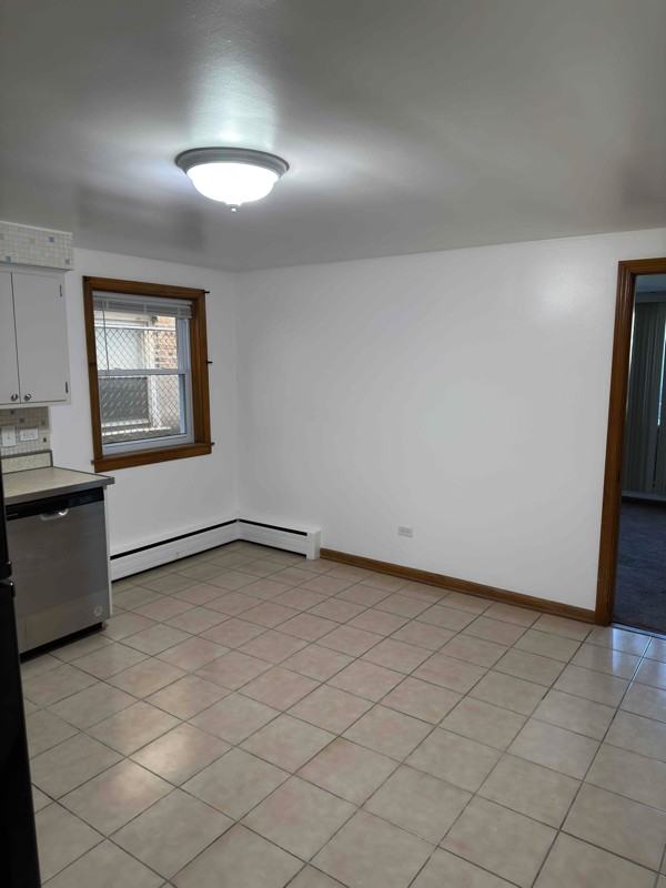 5807 W Addison St #G - Photo 4 of 16