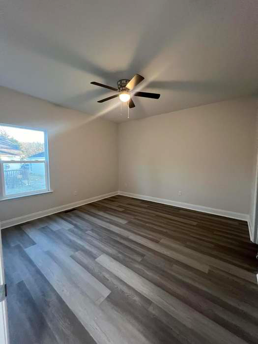 2605 Roanoke Ave - Photo 4 of 5