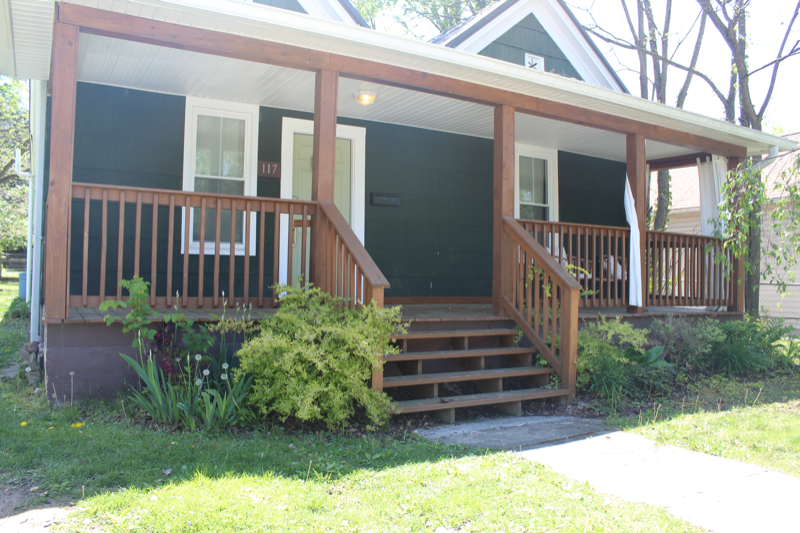 117 W Poplar St - Photo 2 of 21