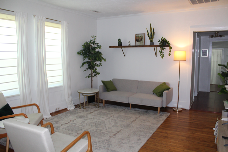 117 W Poplar St - Photo 4 of 21