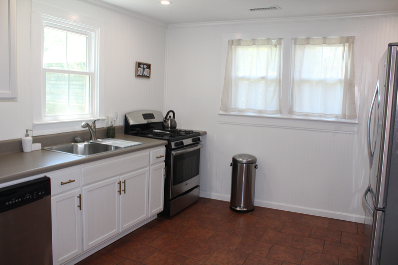 117 W Poplar St - Photo 7 of 21