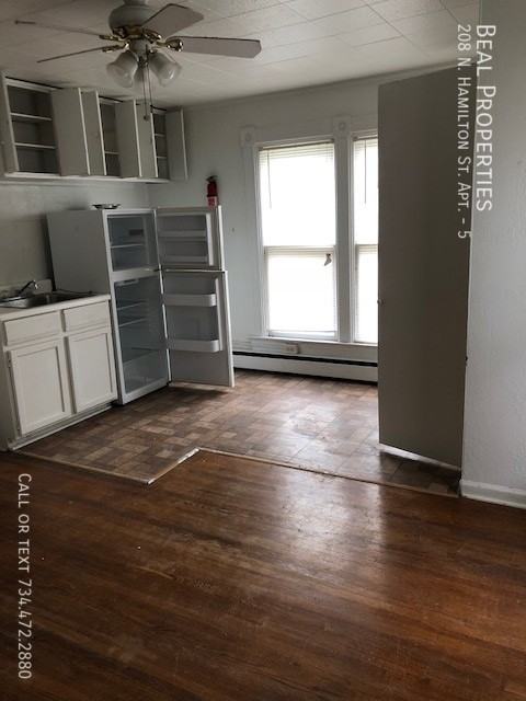 208 N Hamilton St #5 - Photo 3 of 13