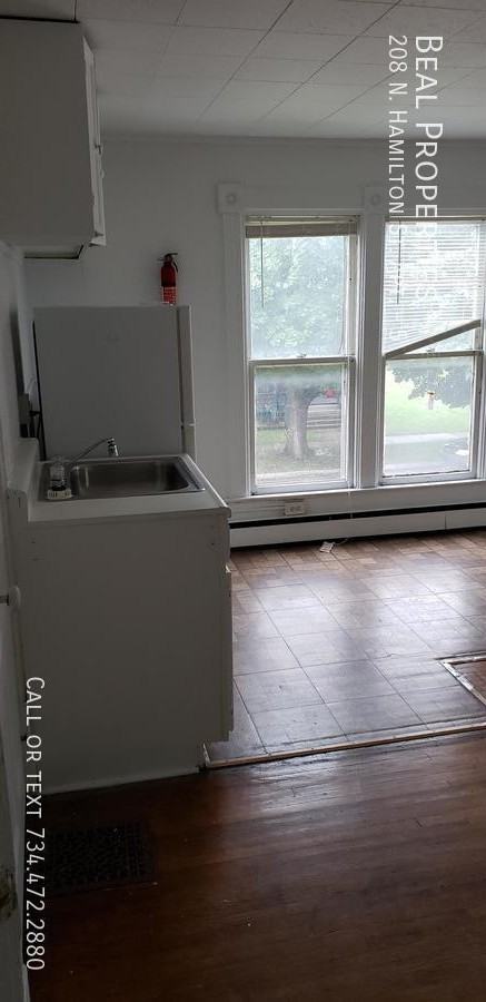 208 N Hamilton St #5 - Photo 6 of 13