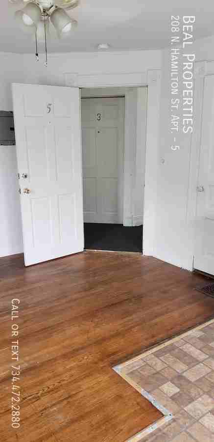 208 N Hamilton St #5 - Photo 7 of 13