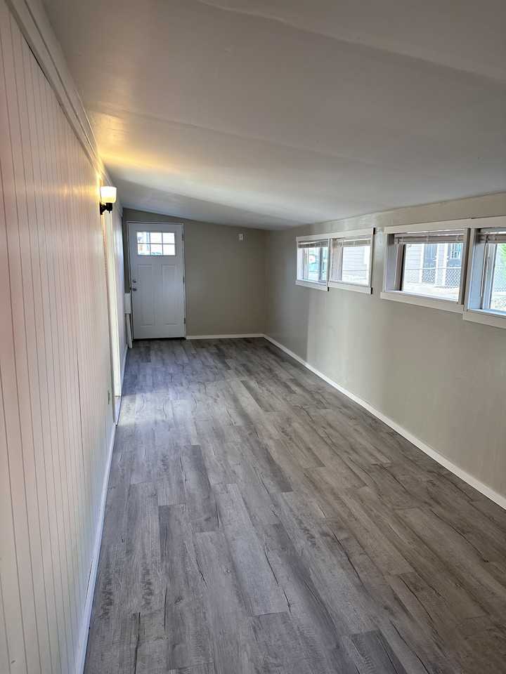 215 Van Scoyoc Ave Sw #B - Photo 3 of 14