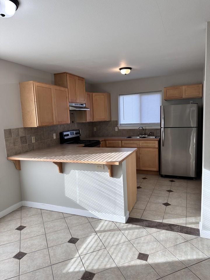 215 Van Scoyoc Ave Sw #B - Photo 4 of 14