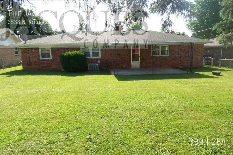 3538 N Rogers Ave - Photo 2 of 15