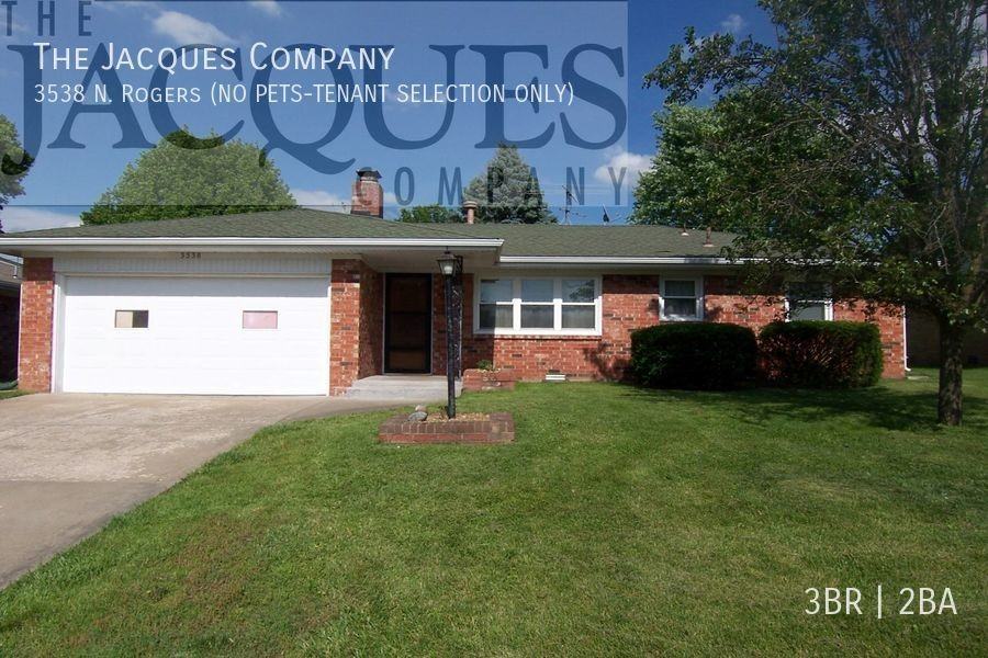 3538 N Rogers Ave - Photo 3 of 15