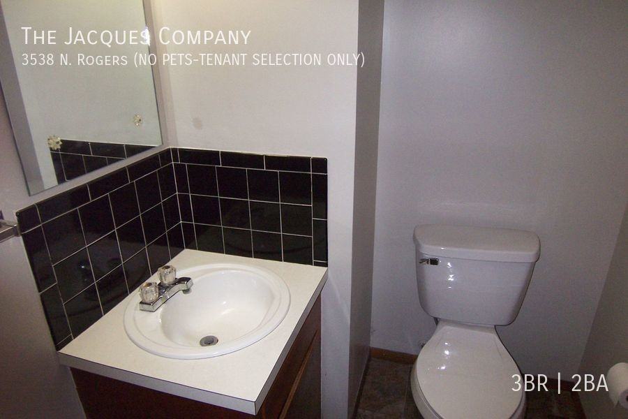 3538 N Rogers Ave - Photo 6 of 15