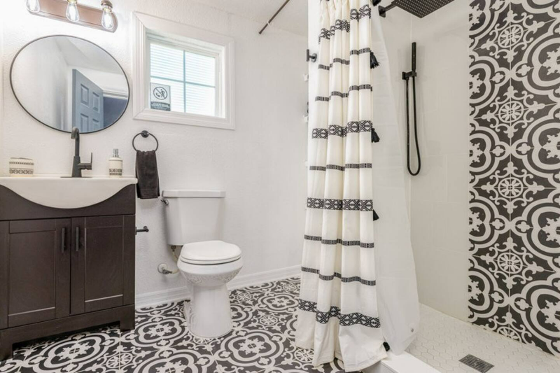 2301 Carlton Dr #2 - Photo 5 of 18