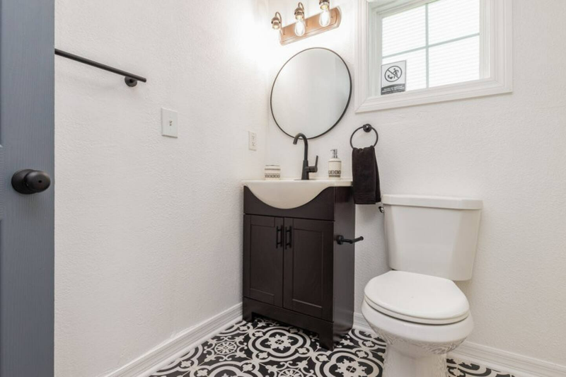 2301 Carlton Dr #2 - Photo 6 of 18