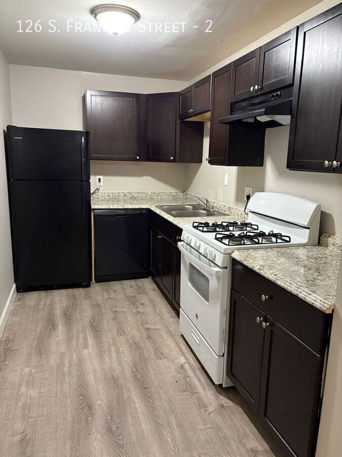 126 S Franklin St #2 - Photo 5 of 15