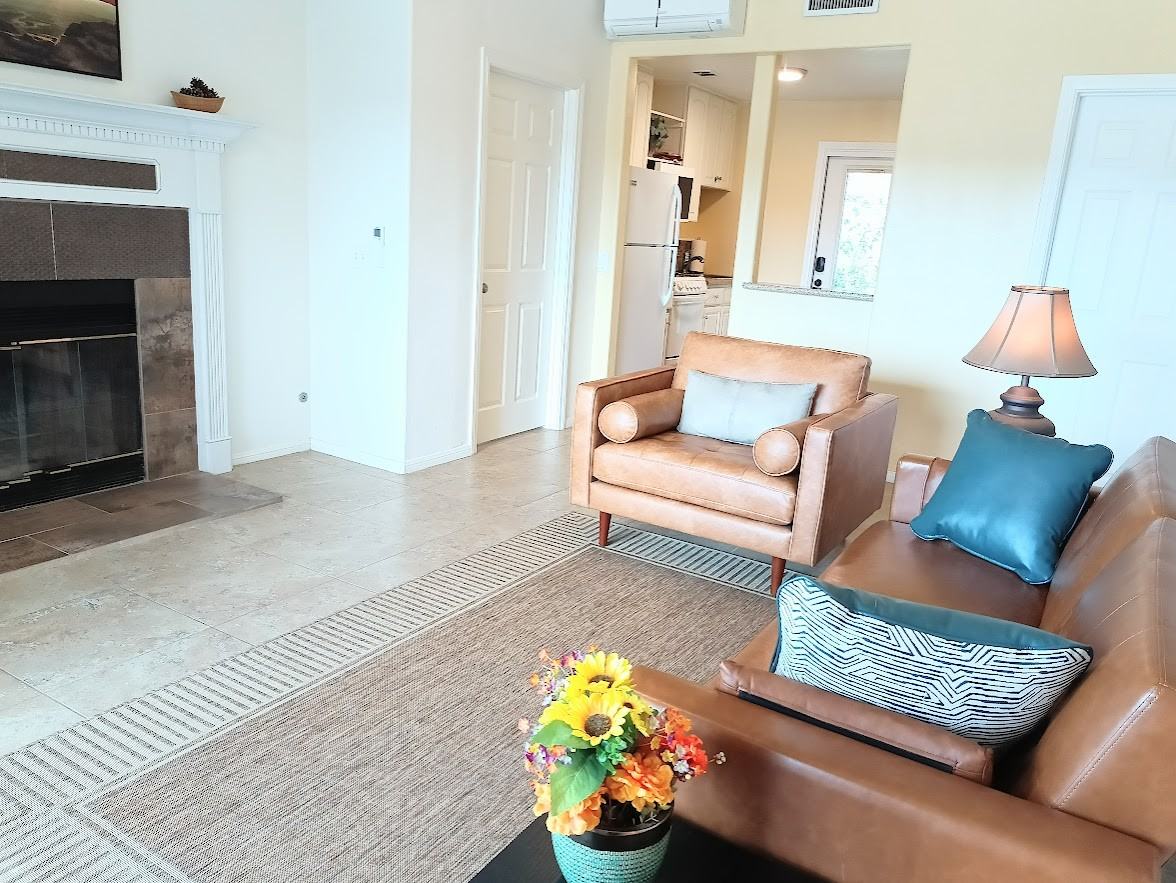 1620 1/4 York Dr #A - Photo 3 of 18