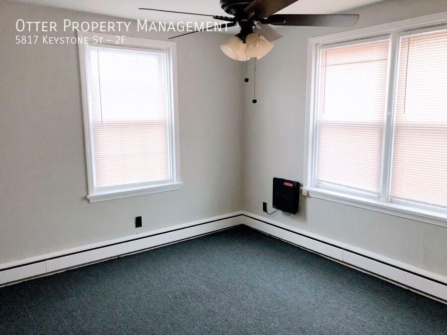 5817 Keystone St #2F - Photo 3 of 13