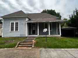 featured image of 530 W New York Ave