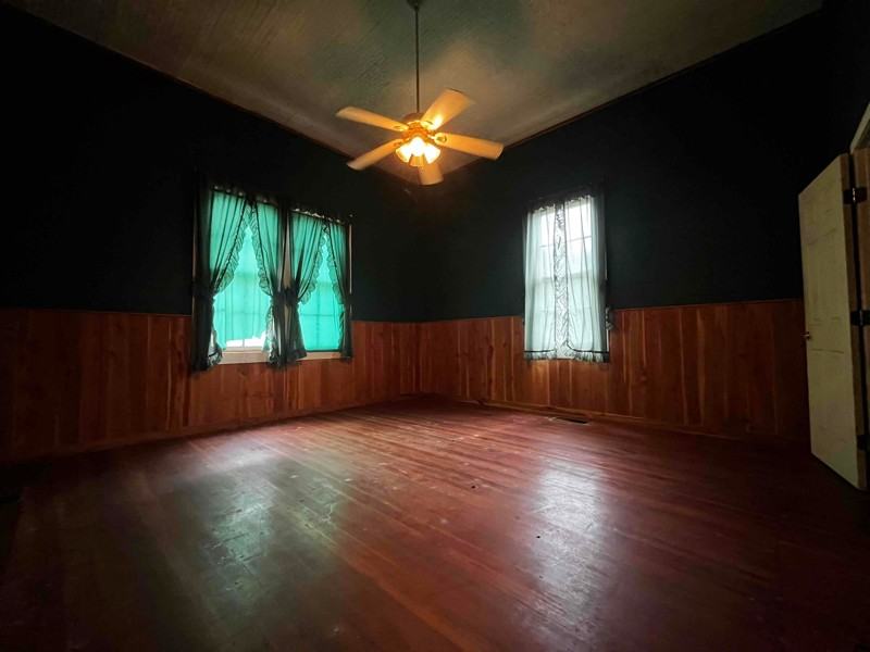 530 W New York Ave - Photo 5 of 12