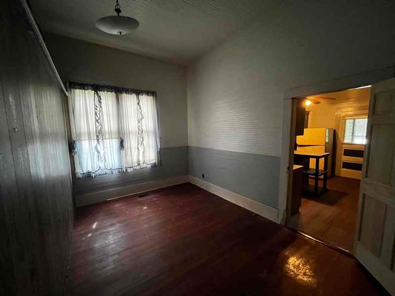 530 W New York Ave - Photo 6 of 12