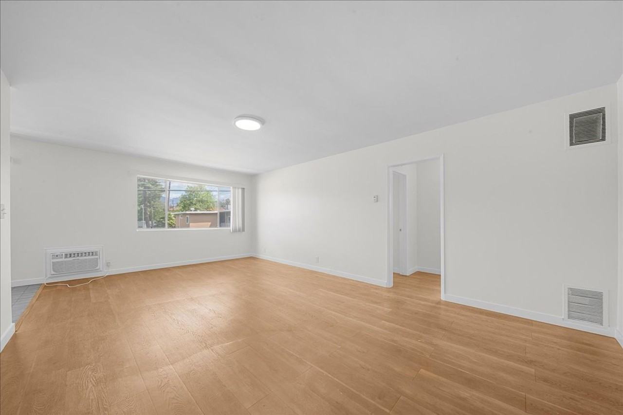 1437 E Windsor Rd #15 - Photo 2 of 25