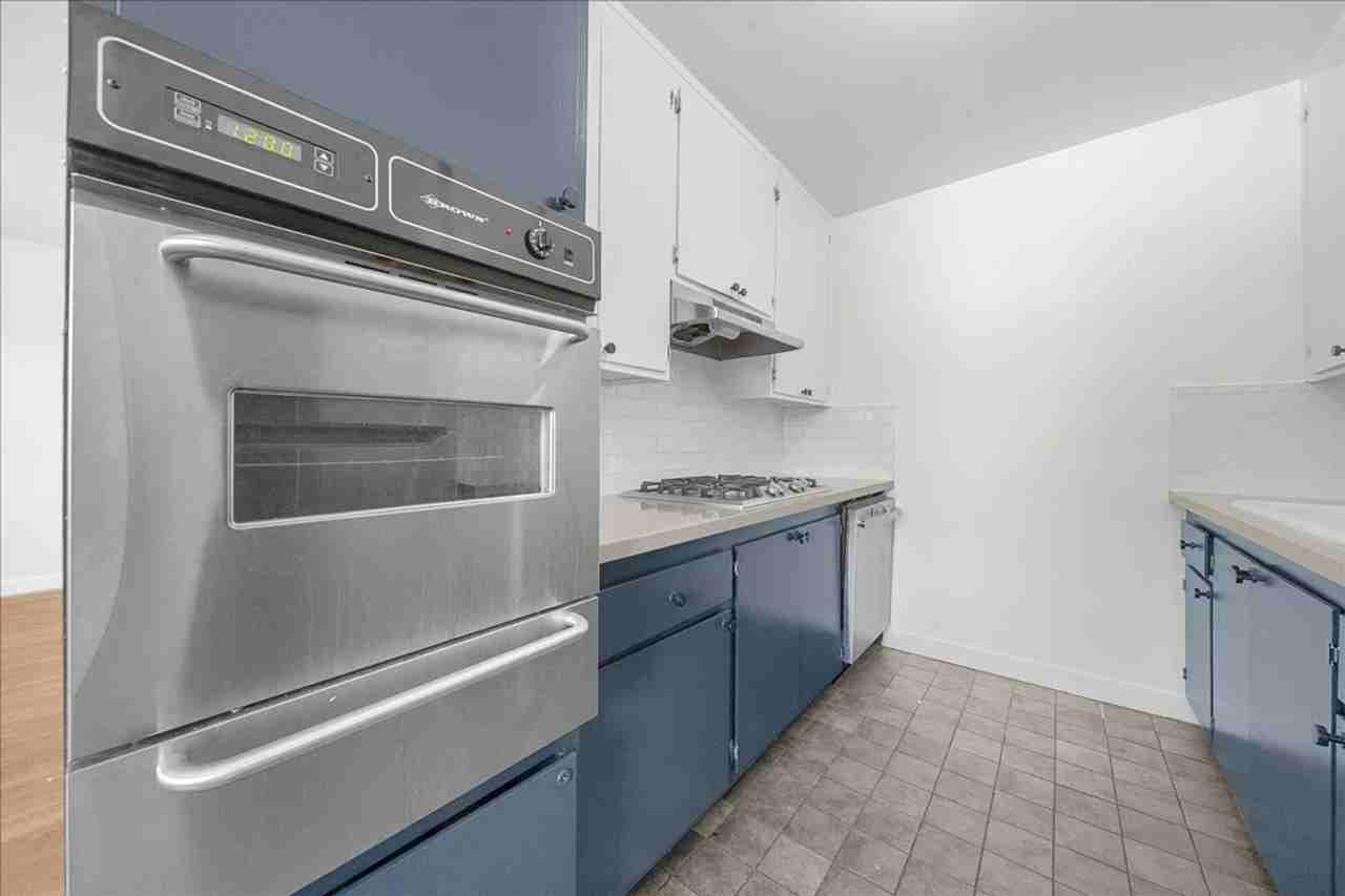 1437 E Windsor Rd #15 - Photo 5 of 25