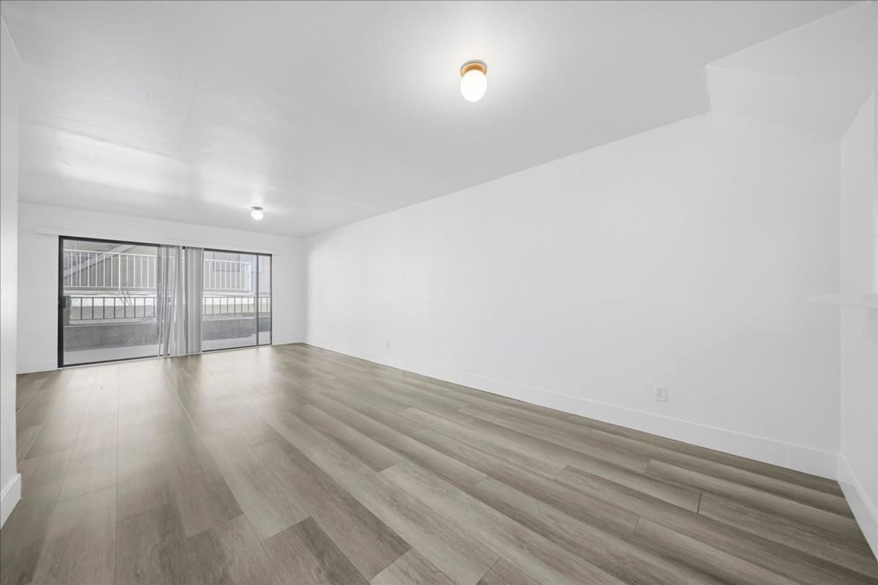 448 W Windsor Rd #05