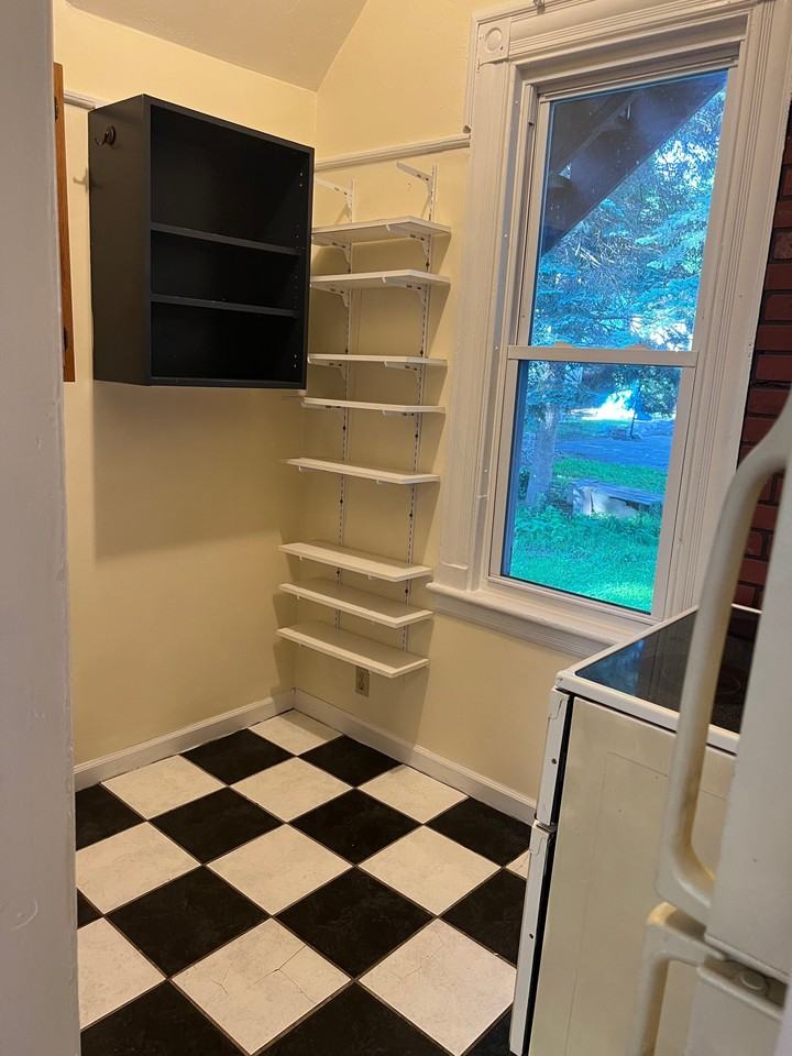 14 Beacon St #2 - Photo 6 of 9