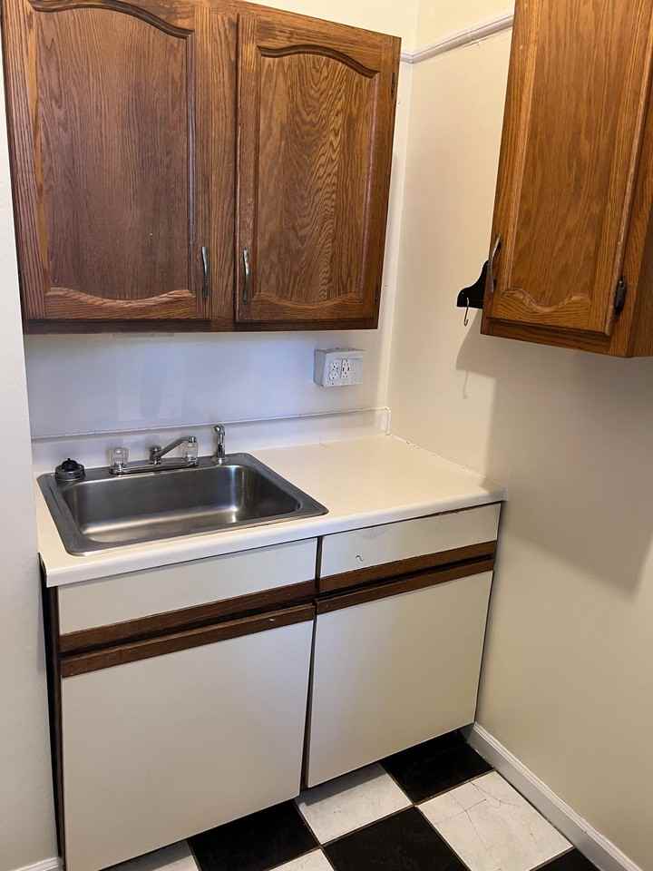 14 Beacon St #2 - Photo 7 of 9