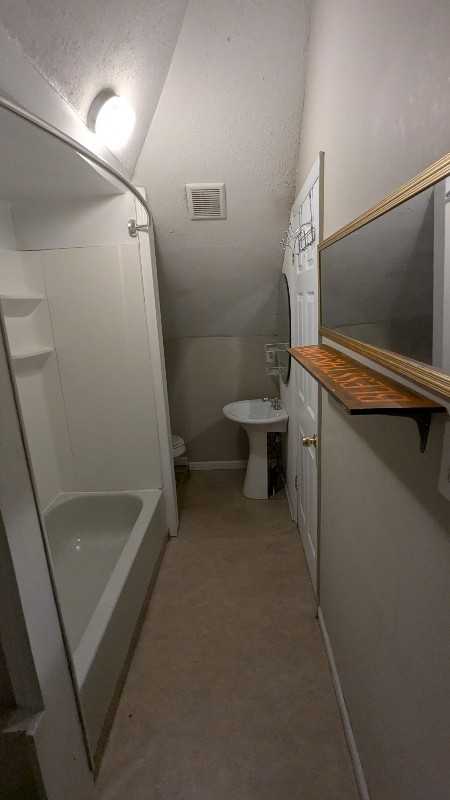 270 Archer St #B - Photo 4 of 11