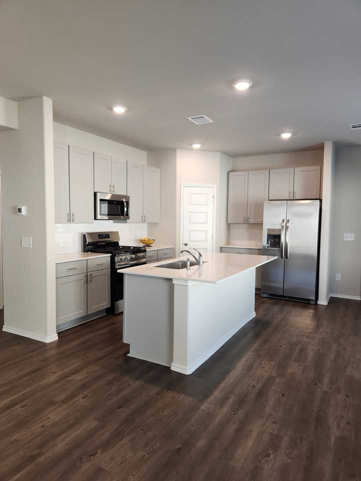 260 Gallant Front Ln - Photo 4 of 14