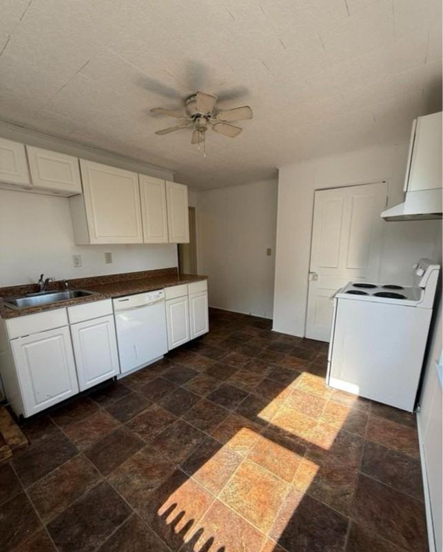 202 E Cumberland Rd #2 - Photo 2 of 5