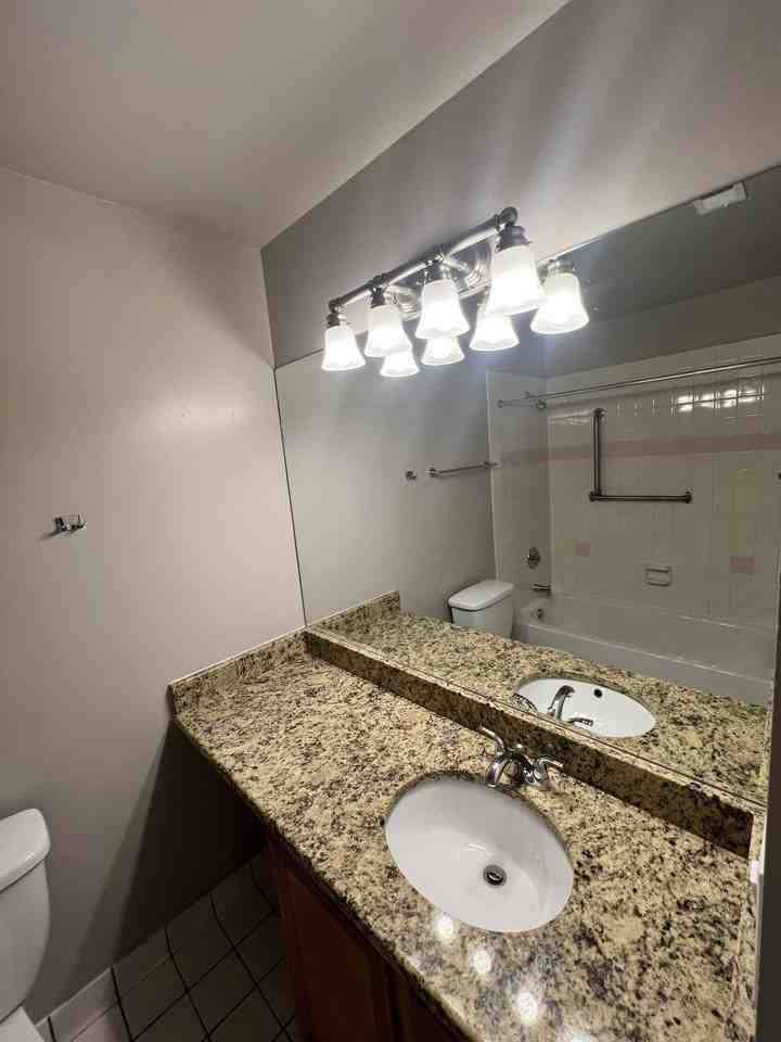 5750 Abbey Dr #5750-2E - Photo 5 of 10