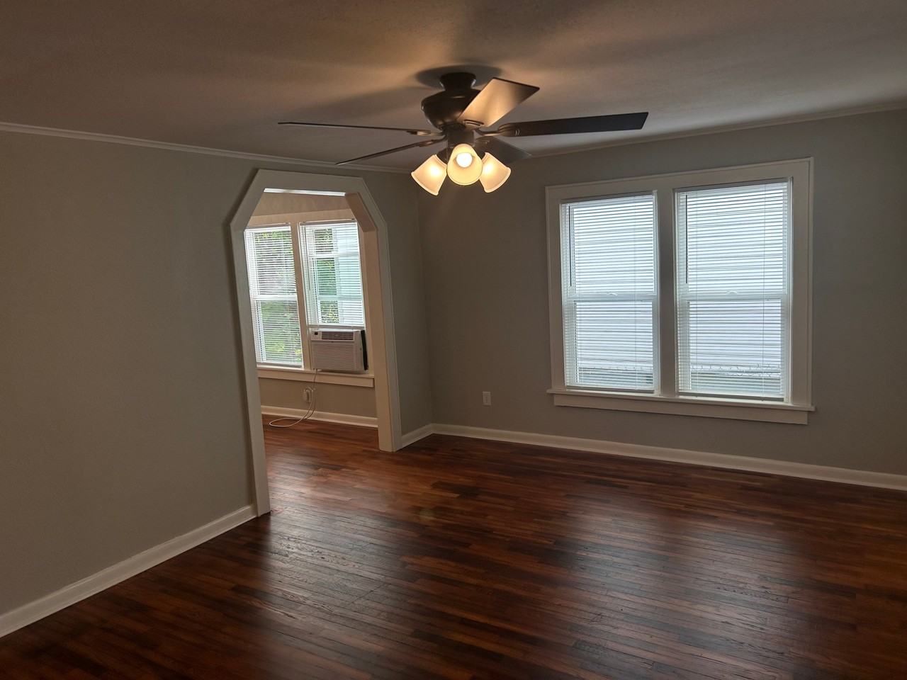 1709 W Saint Louis St - Photo 2 of 10