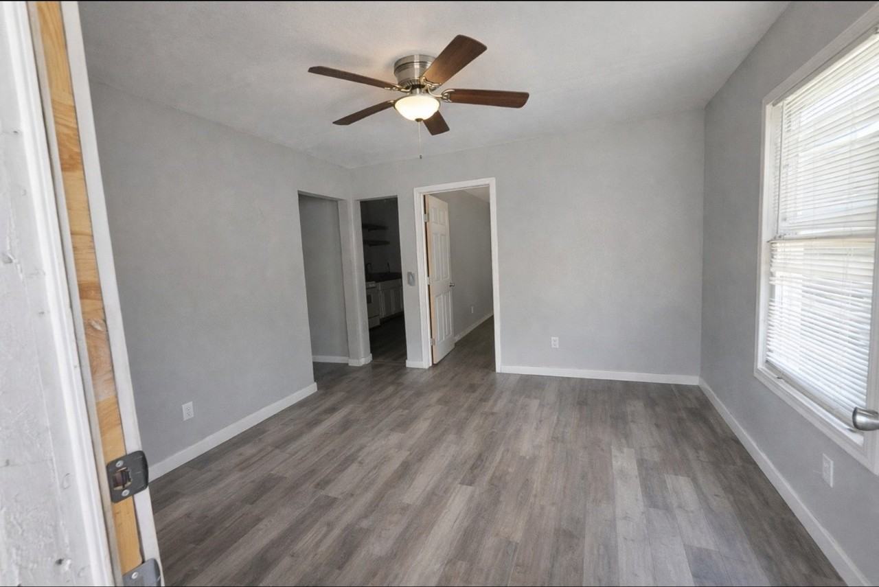 821 S Alameda St #1 - Photo 2 of 5