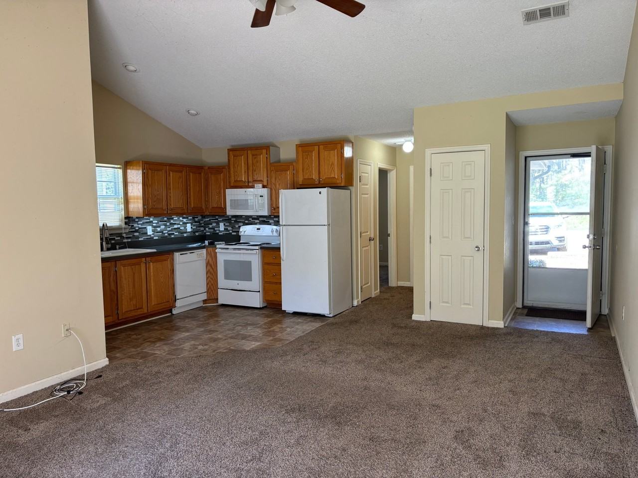 35 W Sellers St #D - Photo 5 of 11