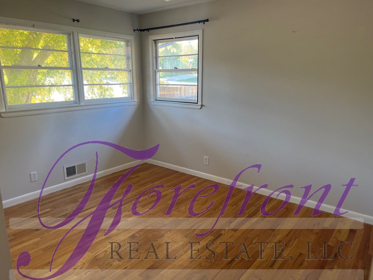 3120 S Poplar St #1 - Photo 4 of 13