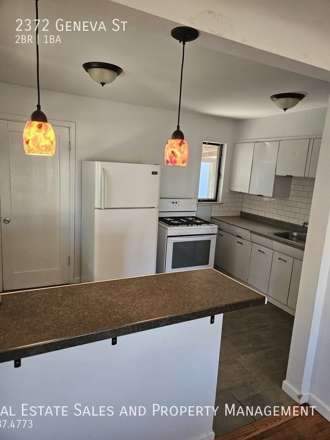 2372 Geneva St - Photo 6 of 14