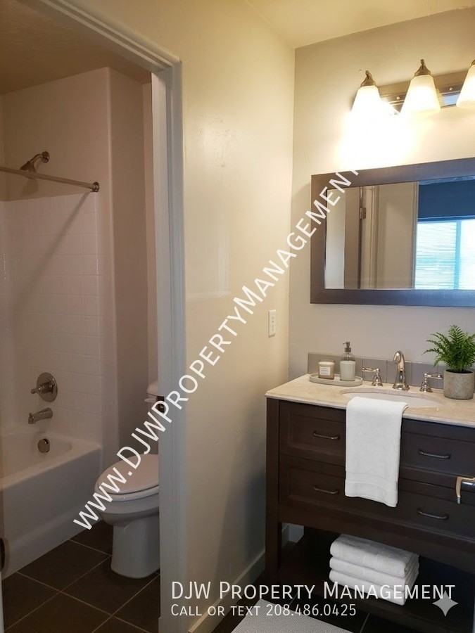 3006 N Leblanc Way - Photo 6 of 9