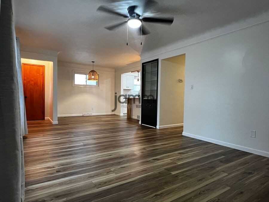 2702 Grovewood Ave - Photo 3 of 26