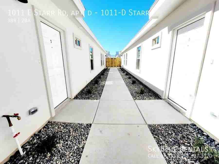 1011 E Starr St #1011DSTARR - Photo 2 of 14