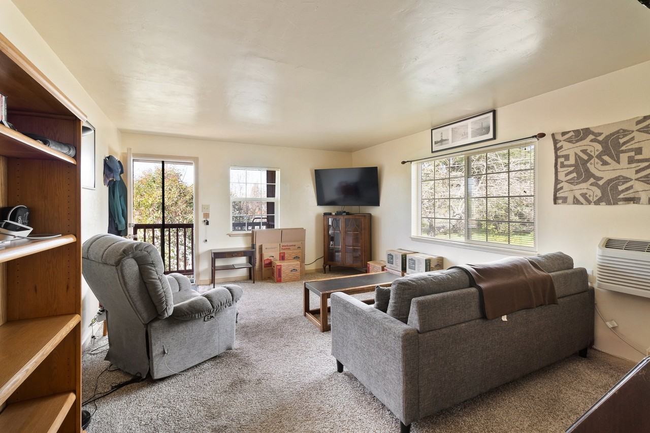 504 W Marlette St - Photo 3 of 18